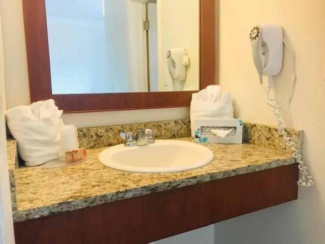 Bell Channel Inn Hotel Freeport Ngoại thất bức ảnh